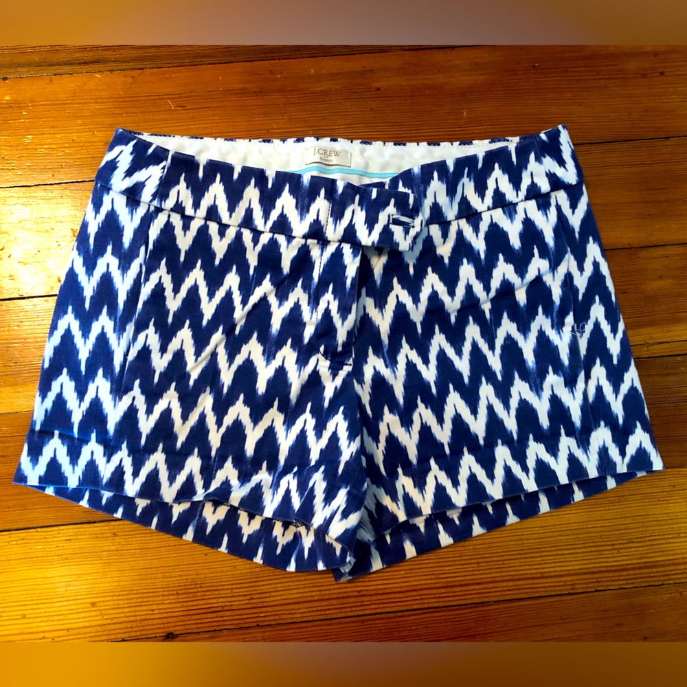 Chevron/zigzag stripe JCrew stretch chino shorts size 00